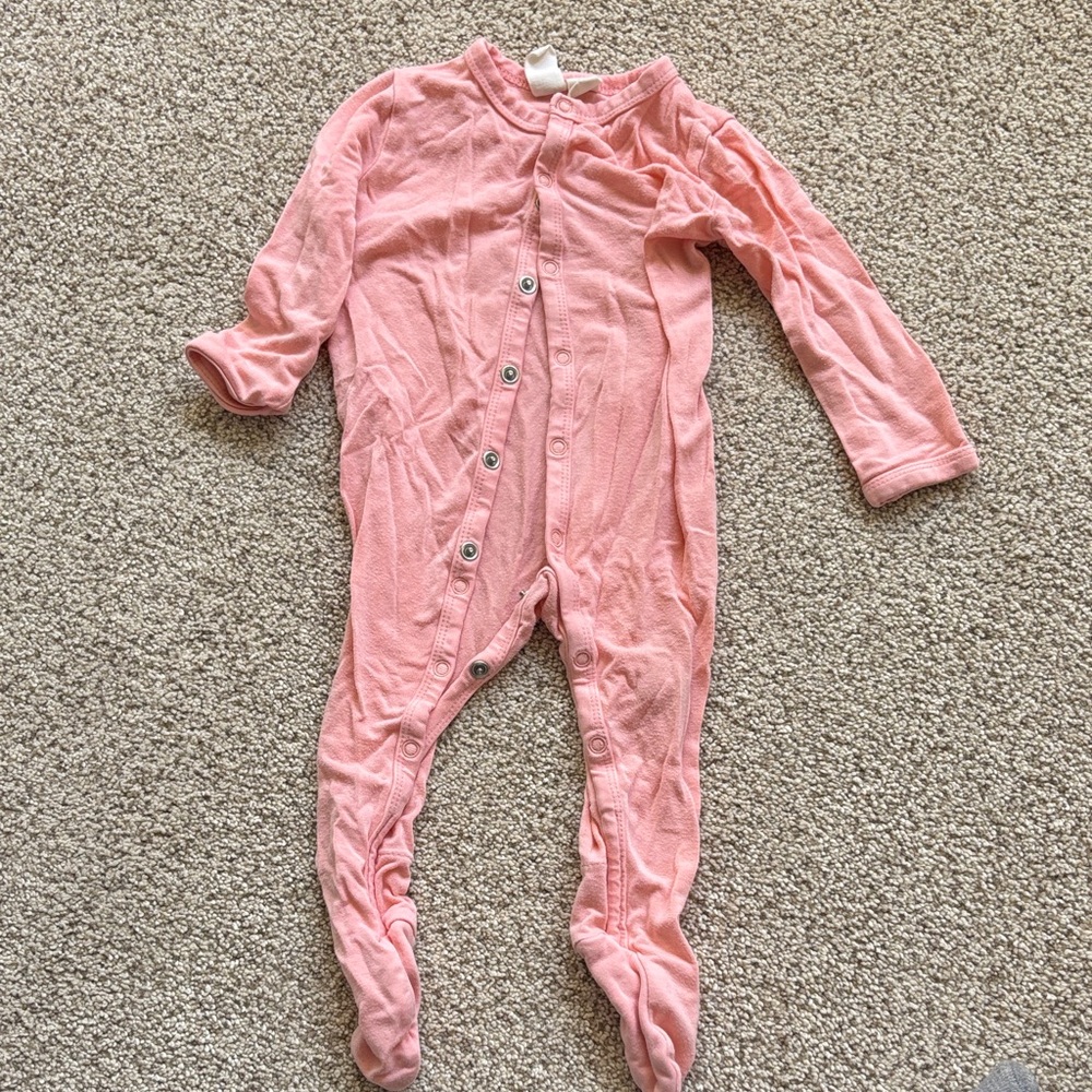 Kyte Baby coral footie